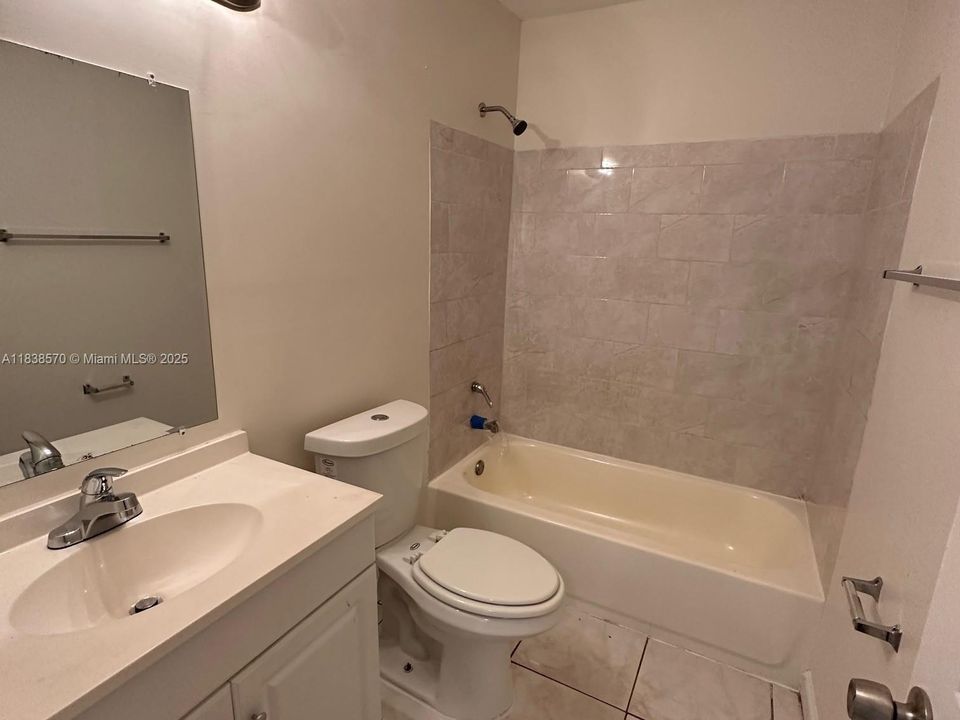 En Renta: $2,000 (3 camas, 1 baños, 1824 Pies cuadrados)