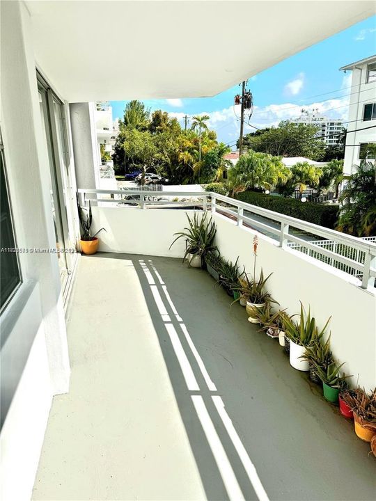 На продажу: $519,000 (2 спален, 2 ванн, 1330 Квадратных фут)