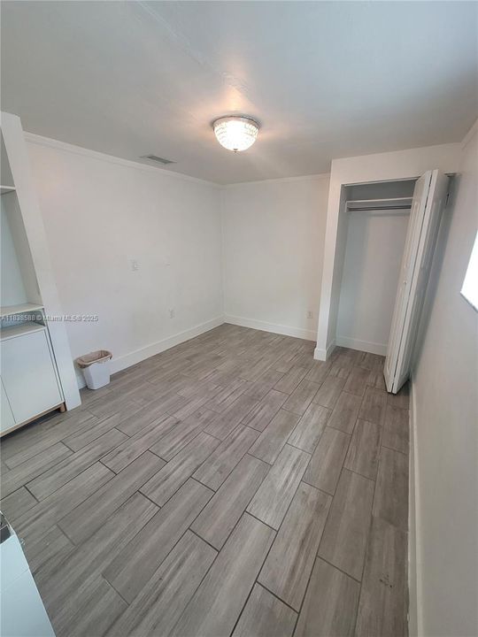 Recently Rented: $1,000 (0 beds, 1 baths, 300 Square Feet)