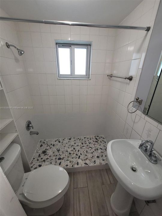 Recently Rented: $1,000 (0 beds, 1 baths, 300 Square Feet)