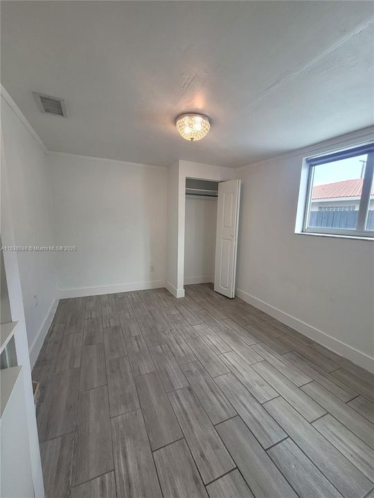 Recently Rented: $1,000 (0 beds, 1 baths, 300 Square Feet)