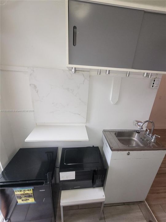 Recently Rented: $1,000 (0 beds, 1 baths, 300 Square Feet)