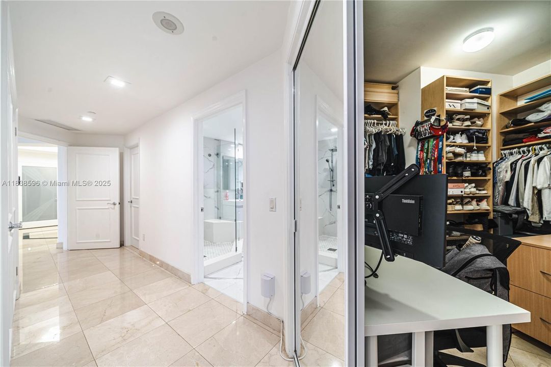 For Sale: $1,295,000 (3 beds, 2 baths, 2440 Square Feet)