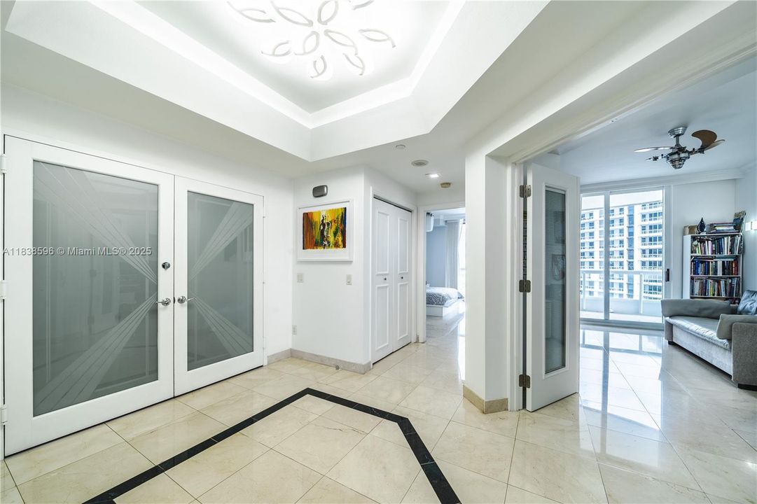 For Sale: $1,295,000 (3 beds, 2 baths, 2440 Square Feet)