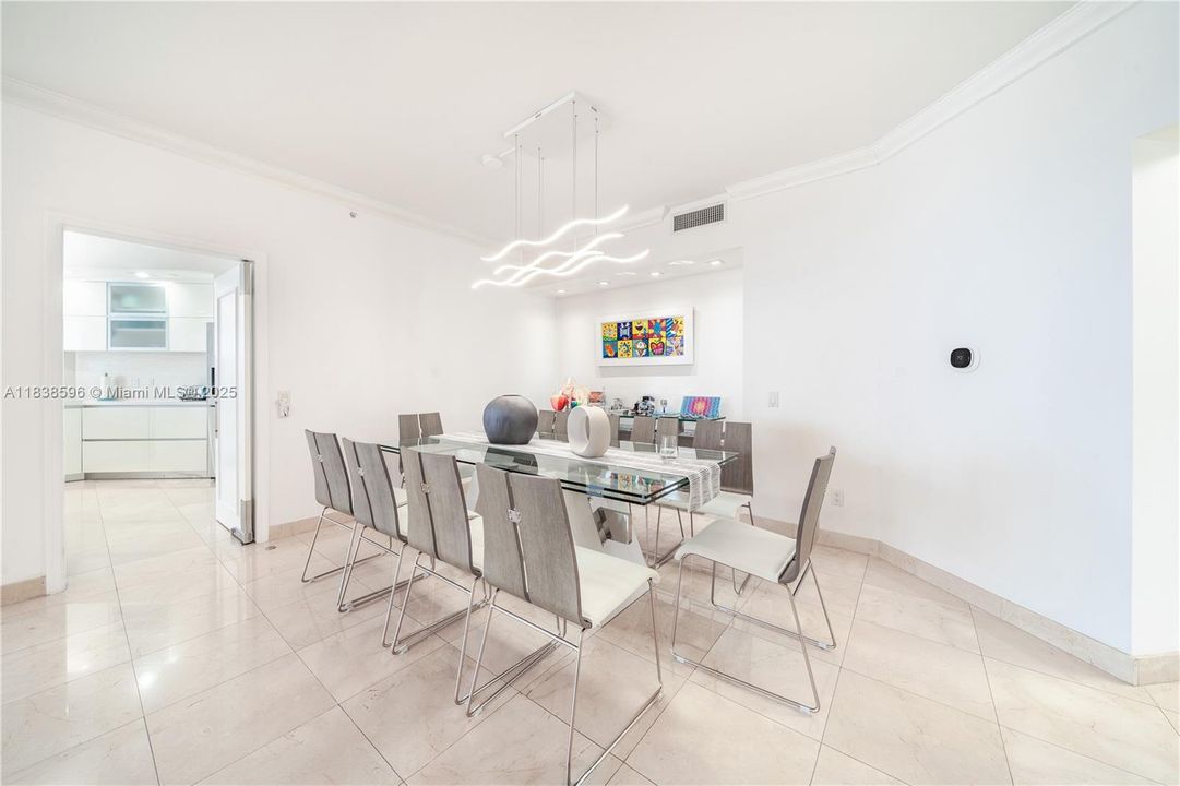 For Sale: $1,295,000 (3 beds, 2 baths, 2440 Square Feet)