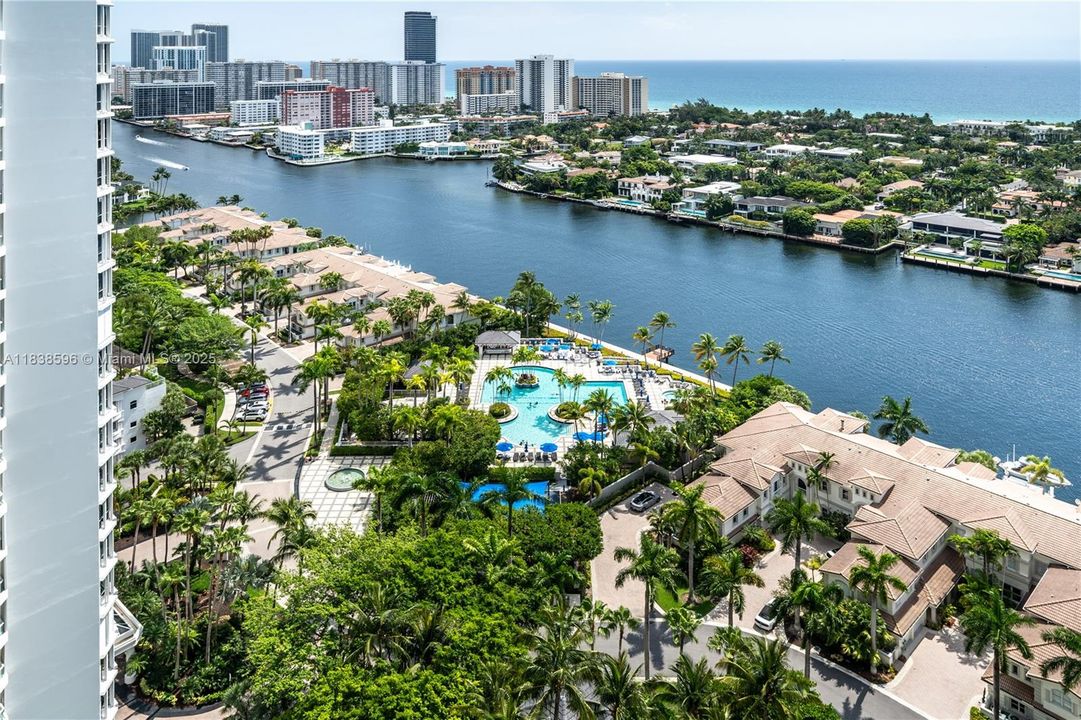 For Sale: $1,295,000 (3 beds, 2 baths, 2440 Square Feet)