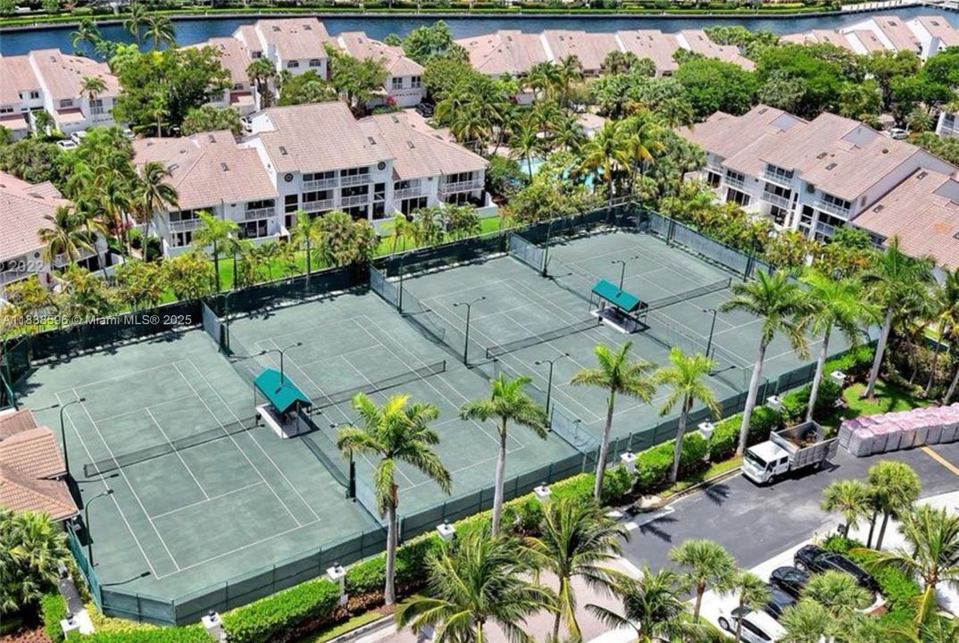 For Sale: $1,295,000 (3 beds, 2 baths, 2440 Square Feet)