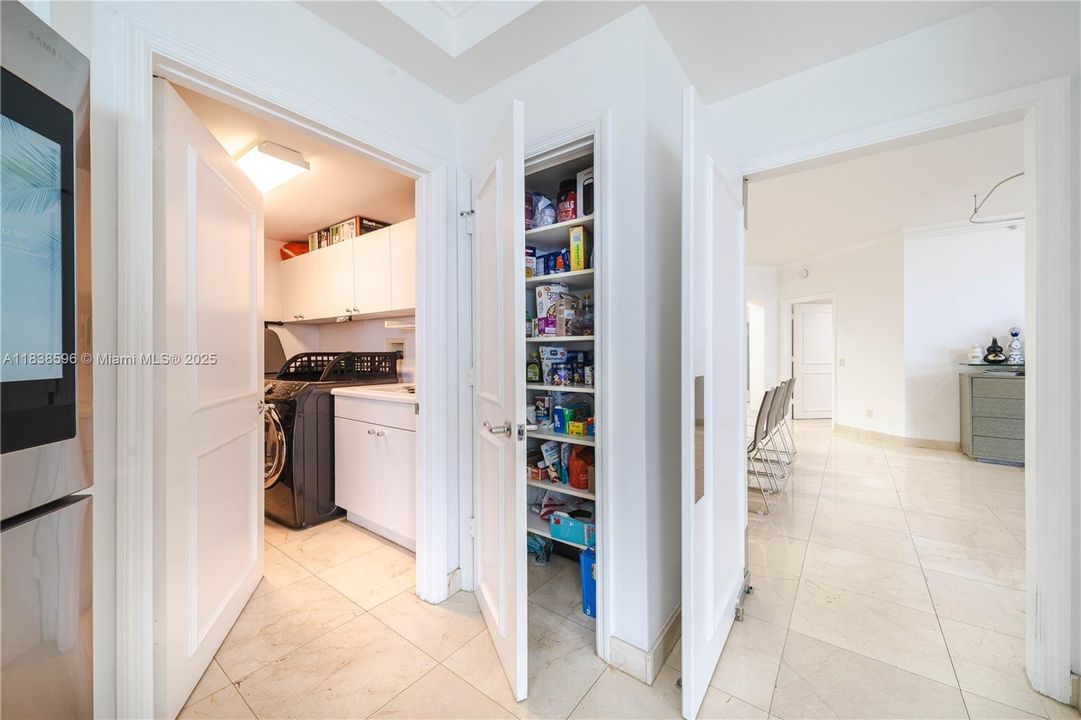 For Sale: $1,295,000 (3 beds, 2 baths, 2440 Square Feet)