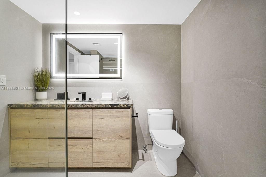 待售: $1,700,000 (3 贝兹, 2 浴室, 2428 平方英尺)