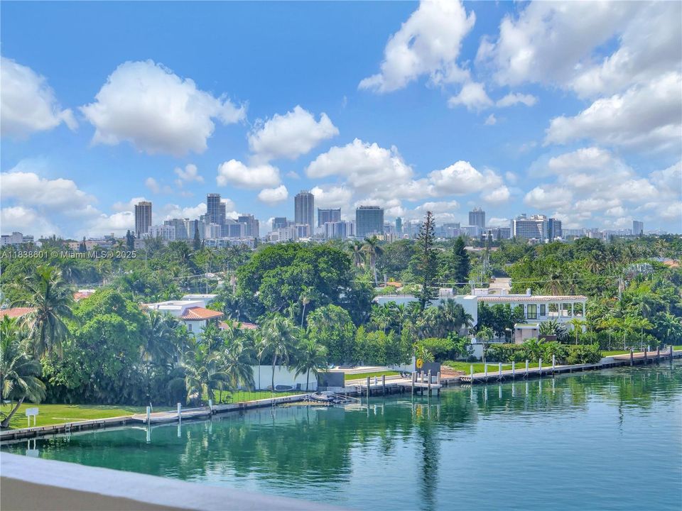 待售: $1,700,000 (3 贝兹, 2 浴室, 2428 平方英尺)