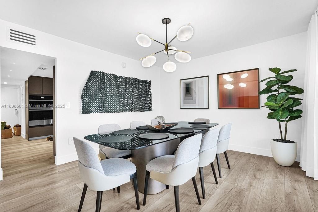 待售: $1,700,000 (3 贝兹, 2 浴室, 2428 平方英尺)