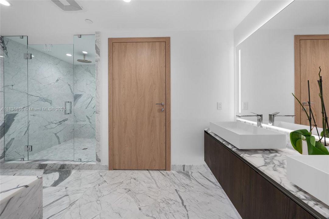 For Sale: $3,790,000 (2 beds, 3 baths, 2109 Square Feet)