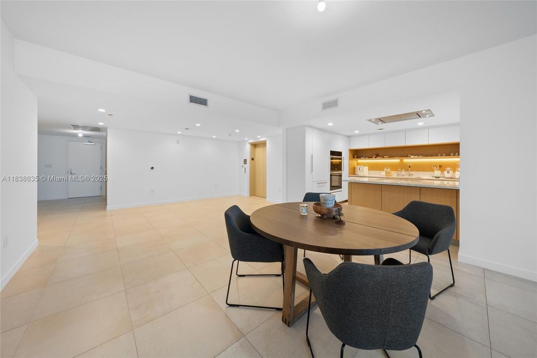 For Sale: $3,790,000 (2 beds, 3 baths, 2109 Square Feet)