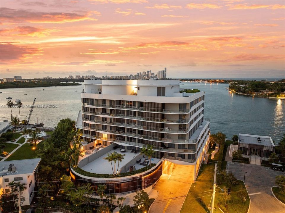 For Sale: $3,790,000 (2 beds, 3 baths, 2109 Square Feet)