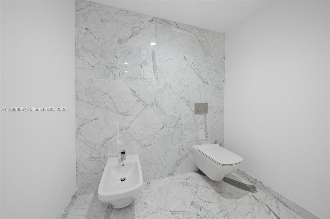 For Sale: $3,790,000 (2 beds, 3 baths, 2109 Square Feet)