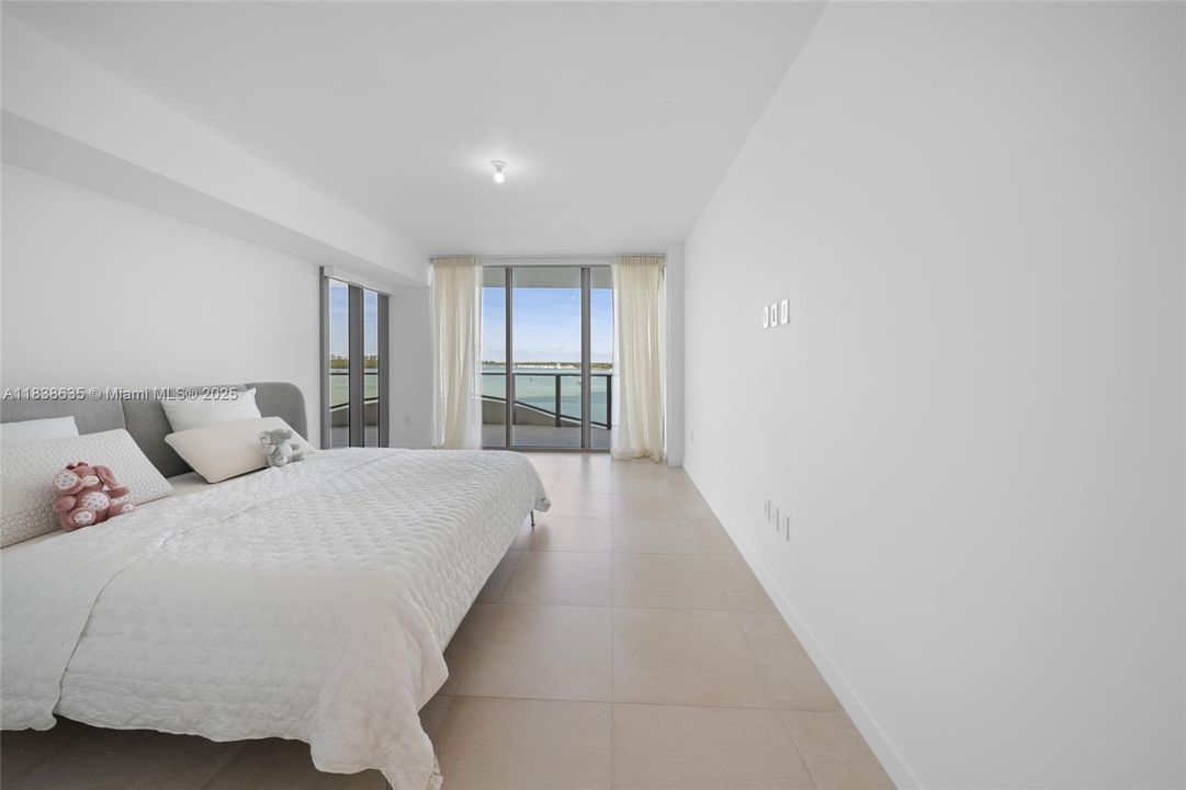 For Sale: $3,790,000 (2 beds, 3 baths, 2109 Square Feet)