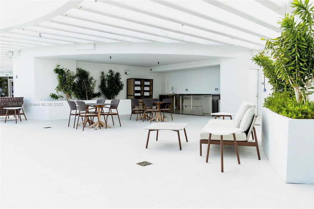 For Sale: $3,790,000 (2 beds, 3 baths, 2109 Square Feet)