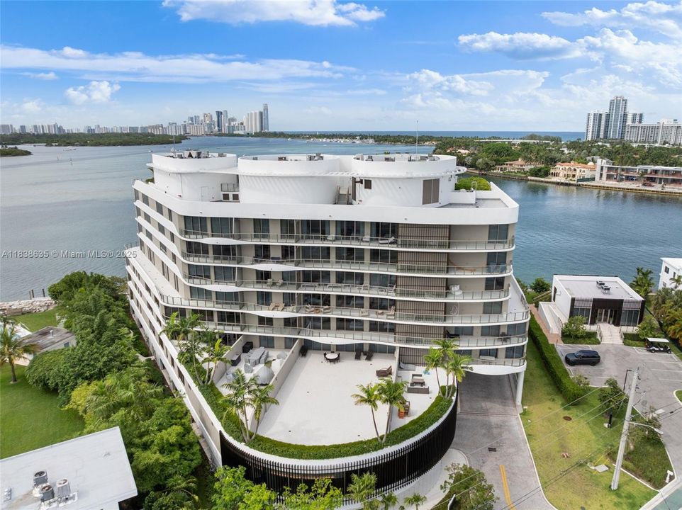 For Sale: $3,790,000 (2 beds, 3 baths, 2109 Square Feet)