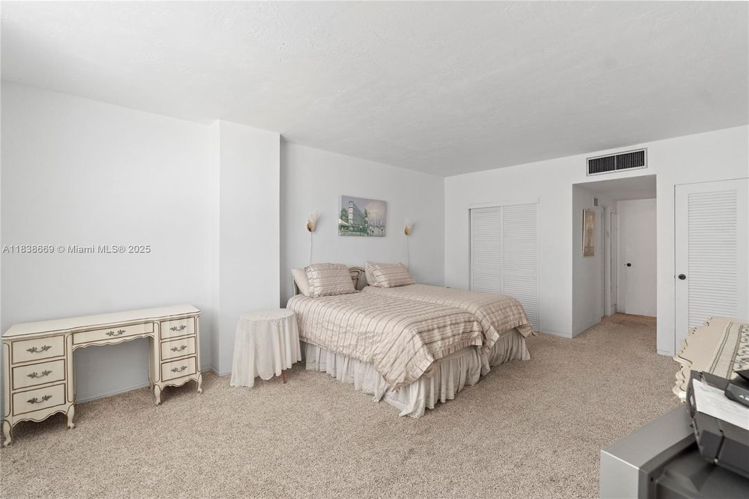 En Venta: $499,000 (1 camas, 2 baños, 1281 Pies cuadrados)