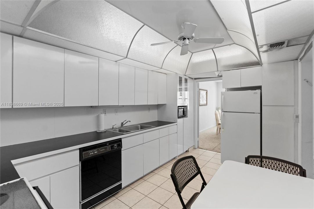 En Venta: $499,000 (1 camas, 2 baños, 1281 Pies cuadrados)