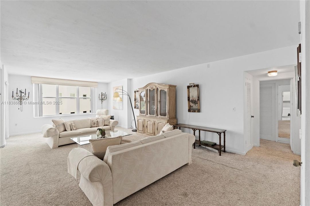 En Venta: $499,000 (1 camas, 2 baños, 1281 Pies cuadrados)