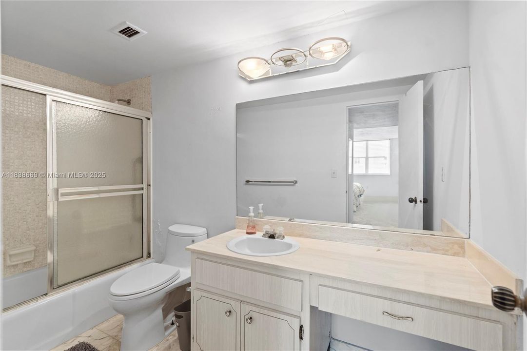 En Venta: $499,000 (1 camas, 2 baños, 1281 Pies cuadrados)