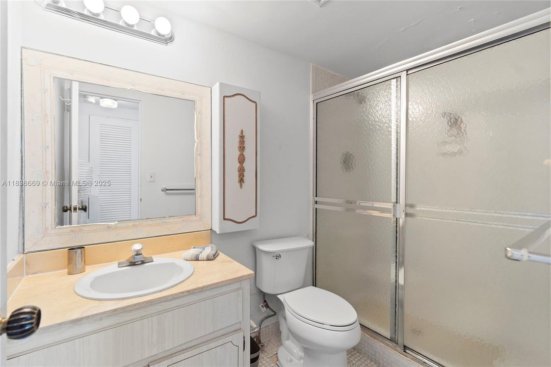 En Venta: $499,000 (1 camas, 2 baños, 1281 Pies cuadrados)