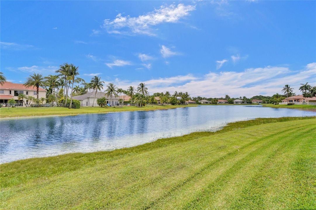 For Sale: $2,900,000 (7 beds, 5 baths, 5042 Square Feet)