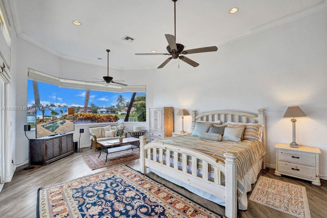 For Sale: $2,900,000 (7 beds, 5 baths, 5042 Square Feet)