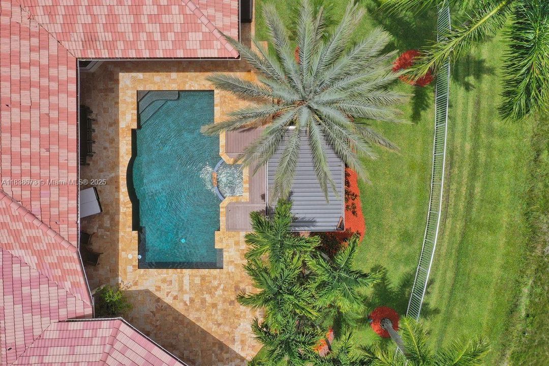 For Sale: $2,900,000 (7 beds, 5 baths, 5042 Square Feet)