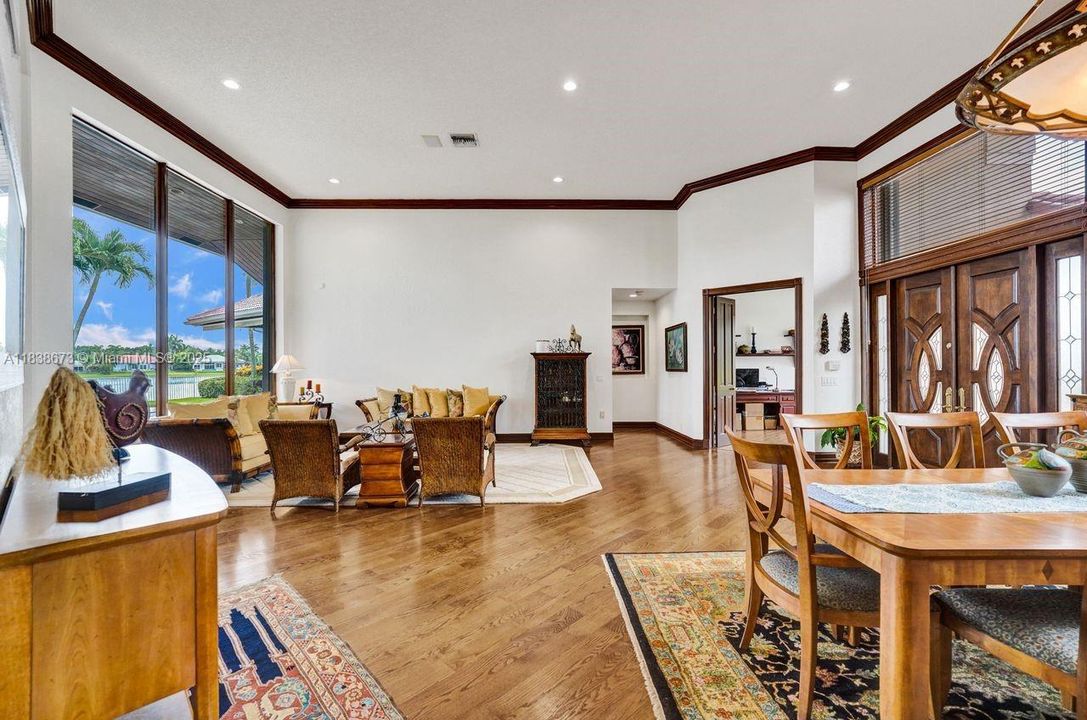 For Sale: $2,900,000 (7 beds, 5 baths, 5042 Square Feet)