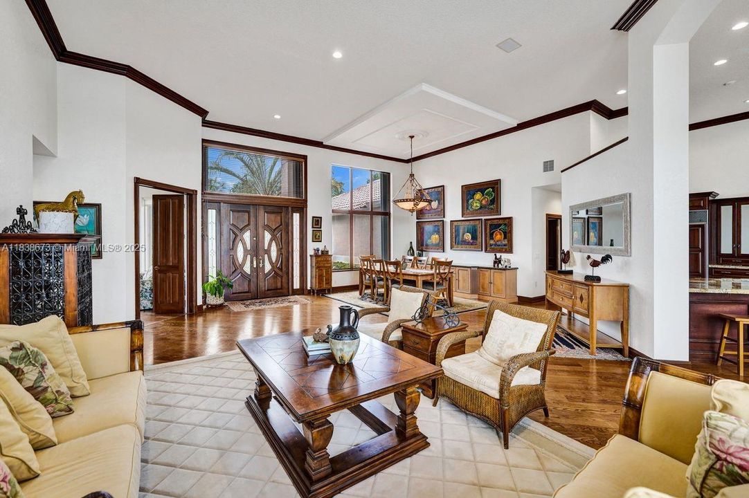 For Sale: $2,900,000 (7 beds, 5 baths, 5042 Square Feet)