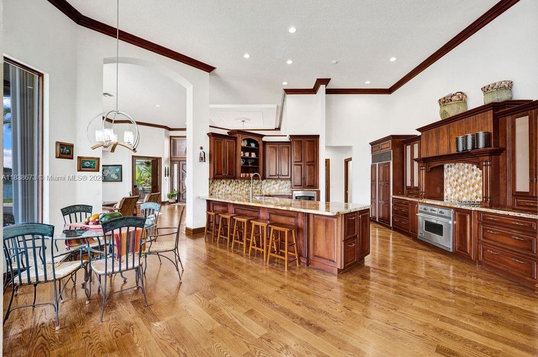 For Sale: $2,900,000 (7 beds, 5 baths, 5042 Square Feet)