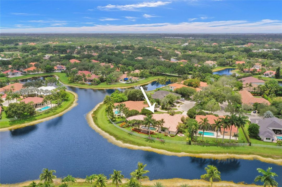 For Sale: $2,900,000 (7 beds, 5 baths, 5042 Square Feet)