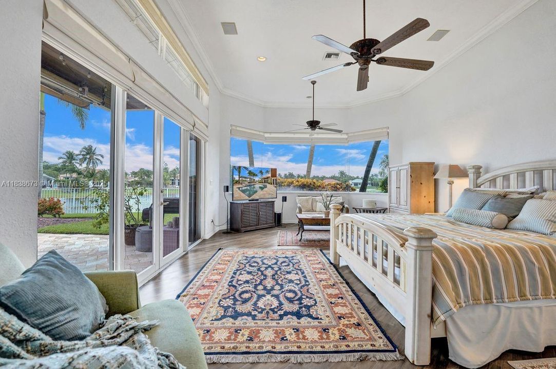 For Sale: $2,900,000 (7 beds, 5 baths, 5042 Square Feet)