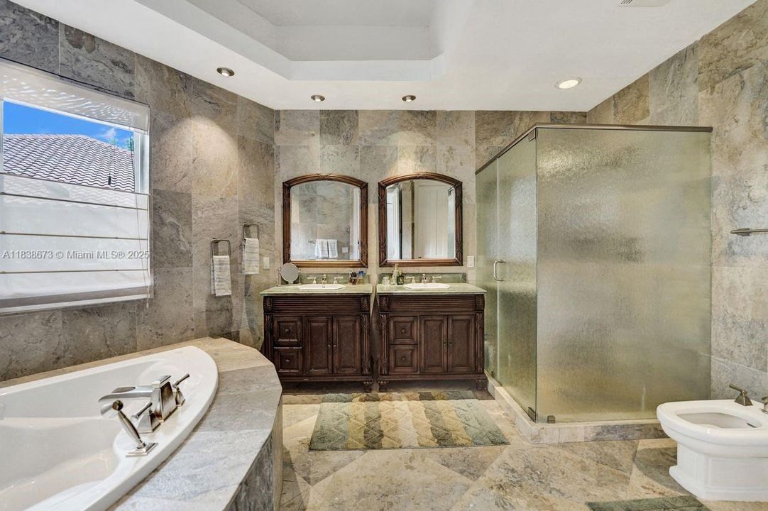 For Sale: $2,900,000 (7 beds, 5 baths, 5042 Square Feet)