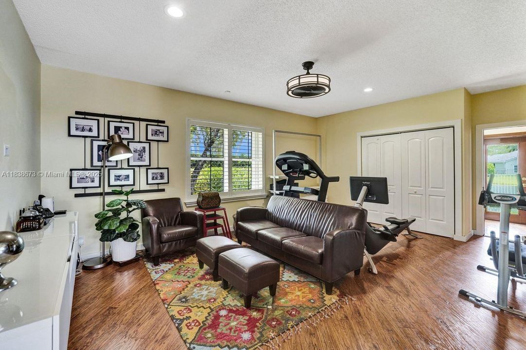 For Sale: $2,900,000 (7 beds, 5 baths, 5042 Square Feet)