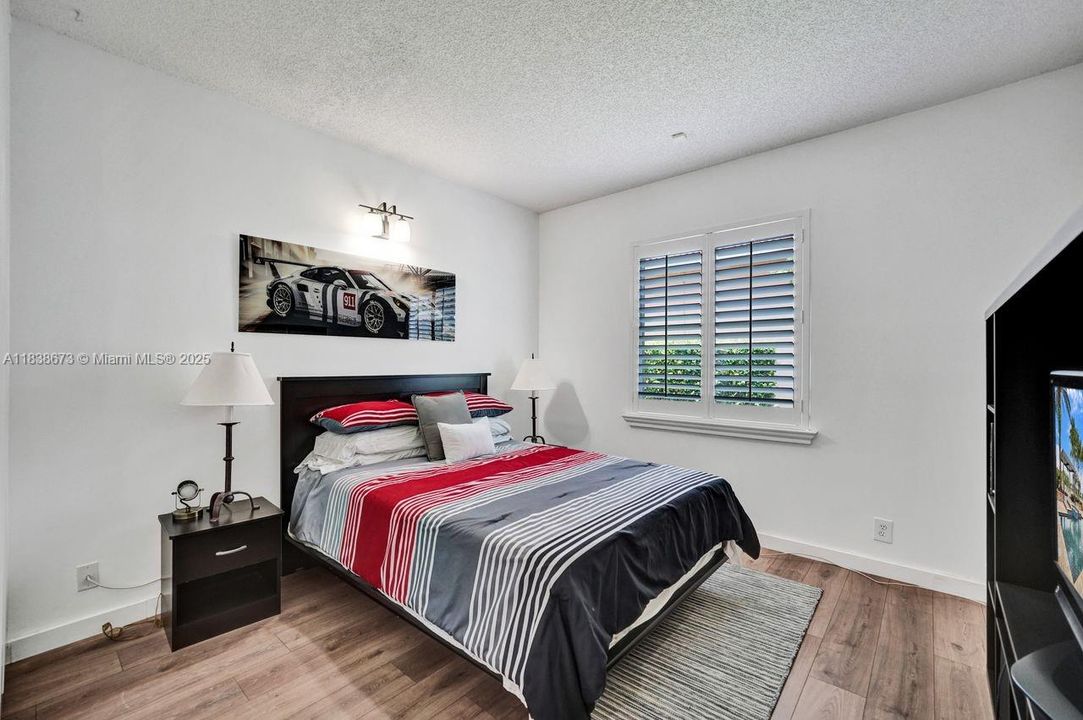 For Sale: $2,900,000 (7 beds, 5 baths, 5042 Square Feet)