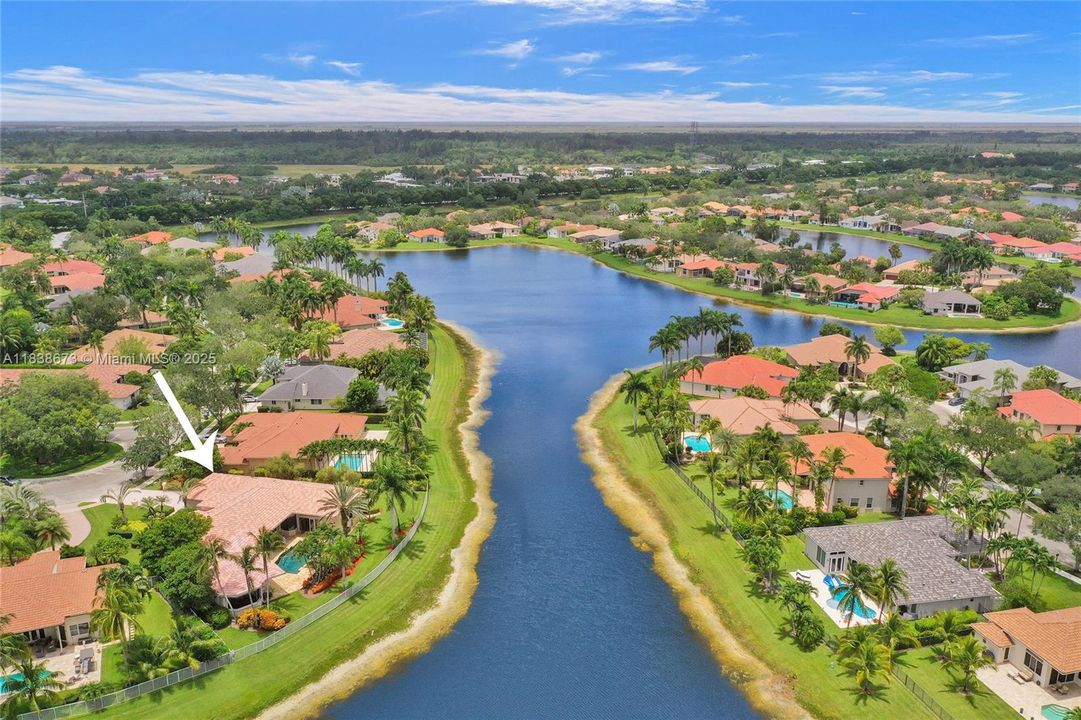 For Sale: $2,900,000 (7 beds, 5 baths, 5042 Square Feet)