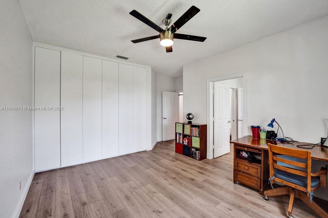 For Sale: $2,900,000 (7 beds, 5 baths, 5042 Square Feet)