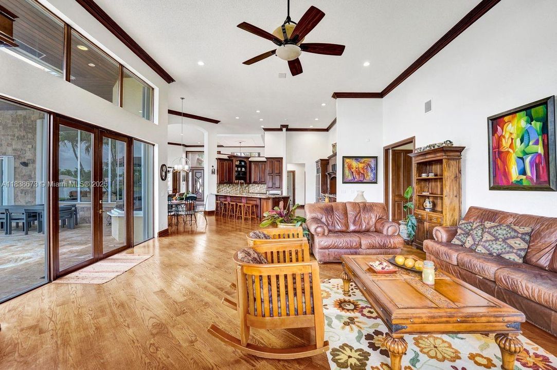 For Sale: $2,900,000 (7 beds, 5 baths, 5042 Square Feet)