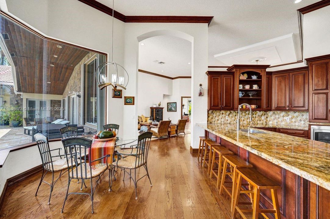 For Sale: $2,900,000 (7 beds, 5 baths, 5042 Square Feet)