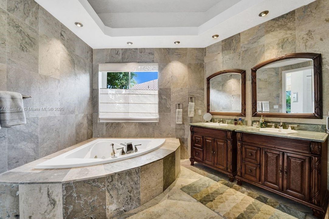 For Sale: $2,900,000 (7 beds, 5 baths, 5042 Square Feet)