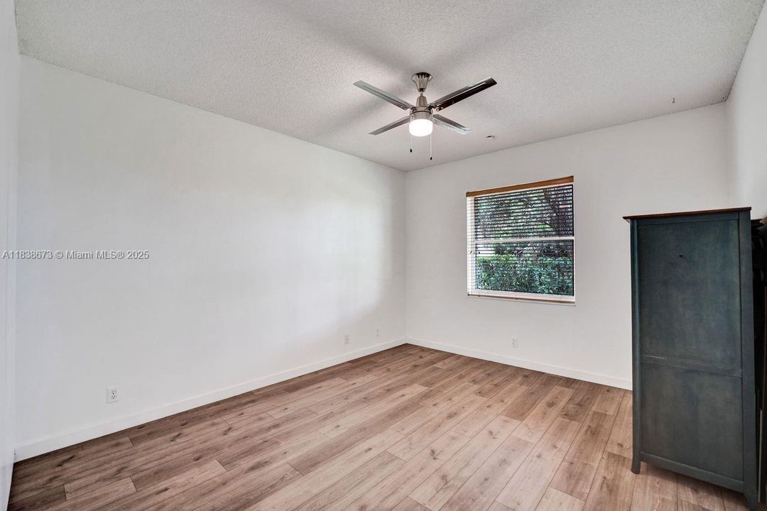 For Sale: $2,900,000 (7 beds, 5 baths, 5042 Square Feet)