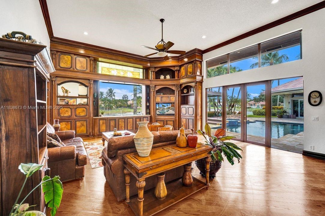 For Sale: $2,900,000 (7 beds, 5 baths, 5042 Square Feet)