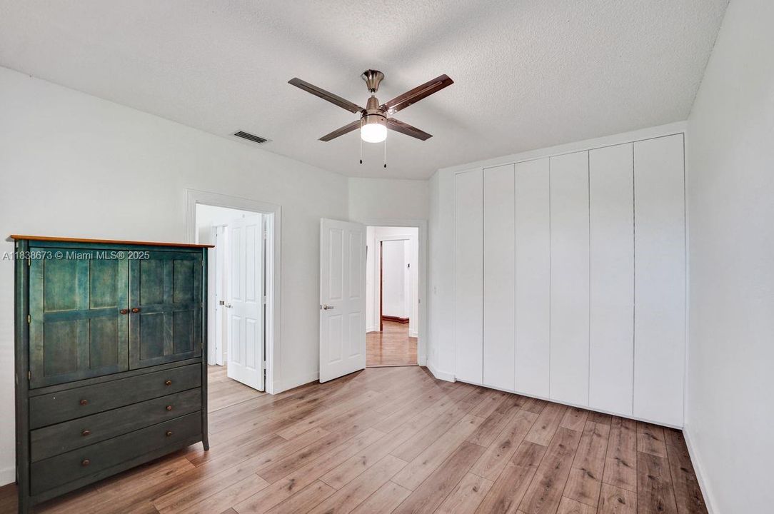 For Sale: $2,900,000 (7 beds, 5 baths, 5042 Square Feet)