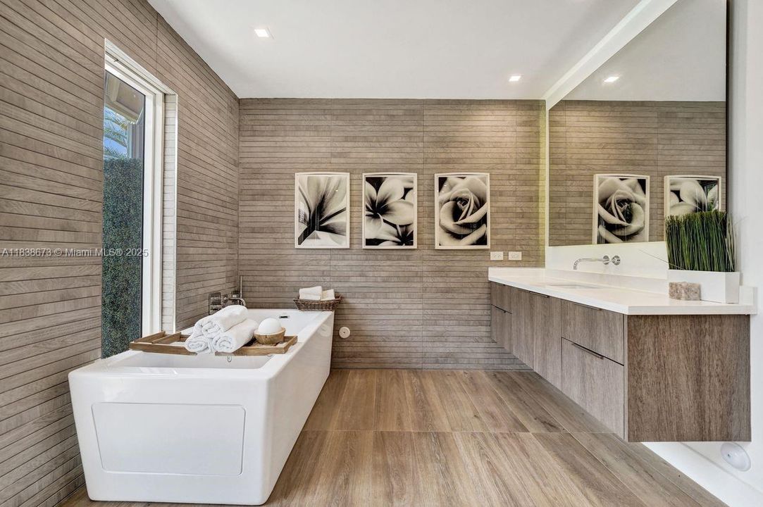 For Sale: $2,900,000 (7 beds, 5 baths, 5042 Square Feet)