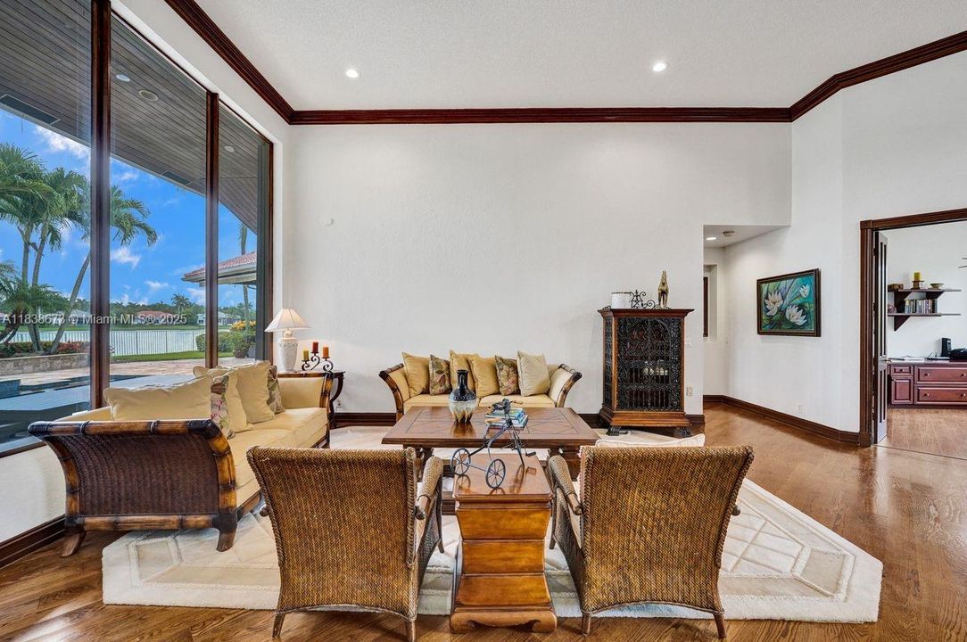 For Sale: $2,900,000 (7 beds, 5 baths, 5042 Square Feet)