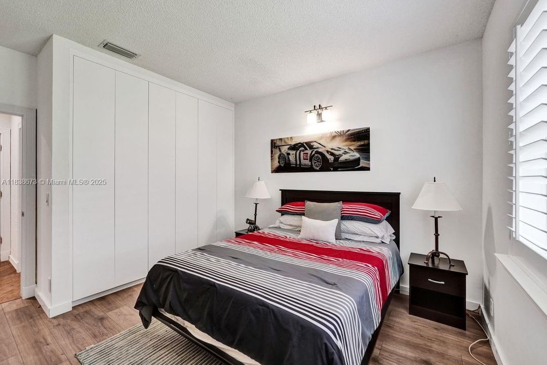 For Sale: $2,900,000 (7 beds, 5 baths, 5042 Square Feet)