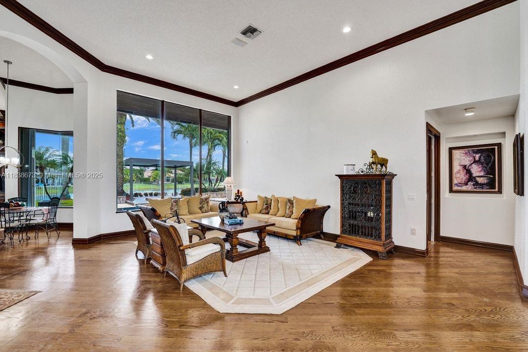 For Sale: $2,900,000 (7 beds, 5 baths, 5042 Square Feet)